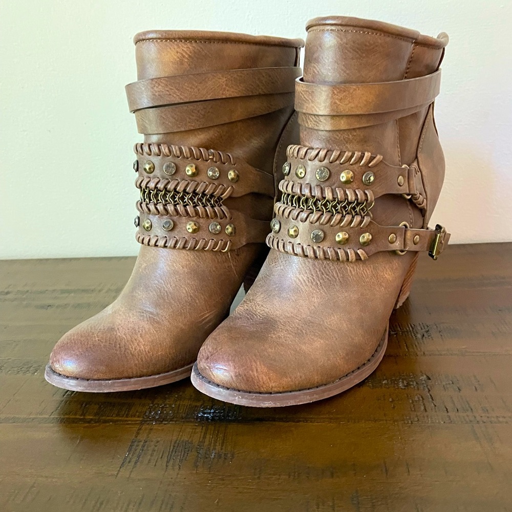 Barely worn Not Rated cowboy ankle bootie